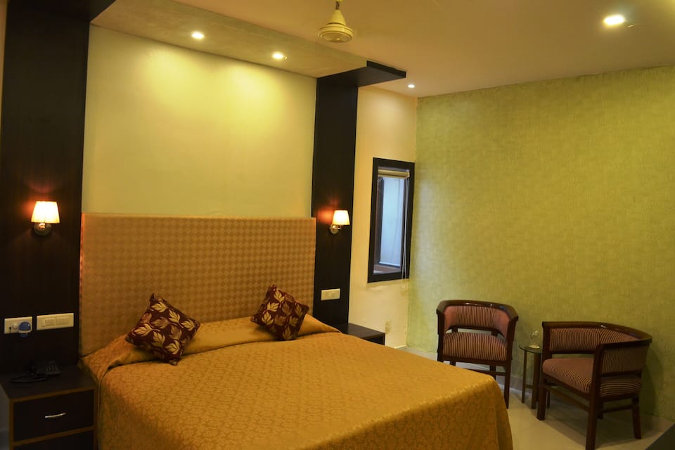 Deluxe Double Bedroom